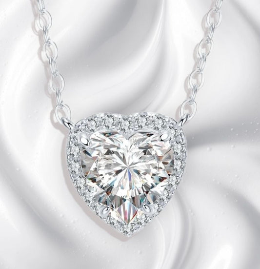 Luxury Moissanite Heart Necklace – Handcrafted Elegance