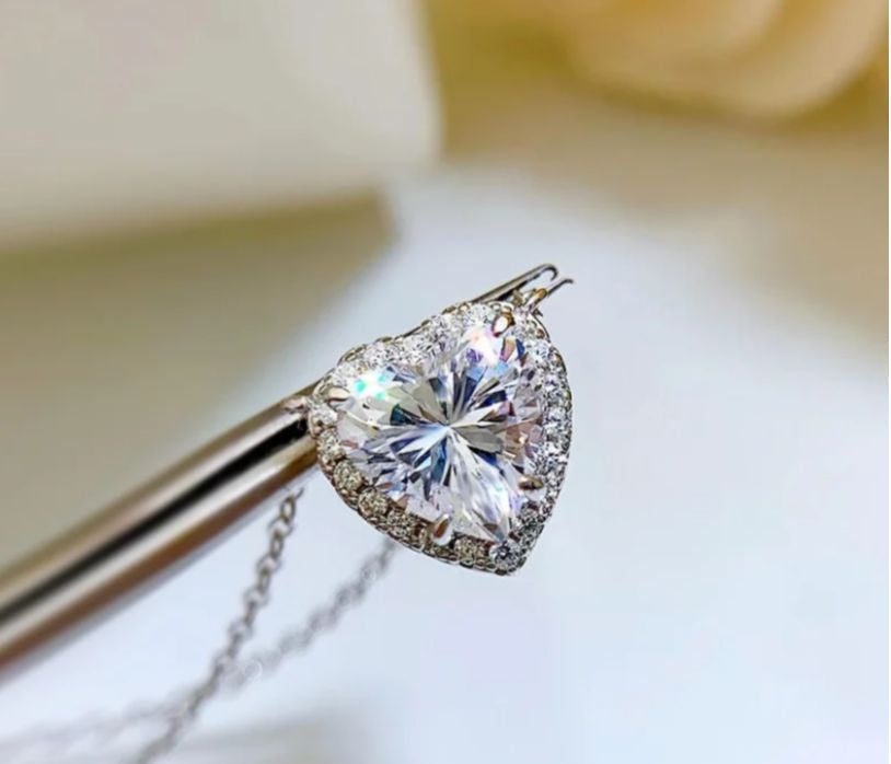 Luxury Moissanite Heart Necklace – Handcrafted Elegance