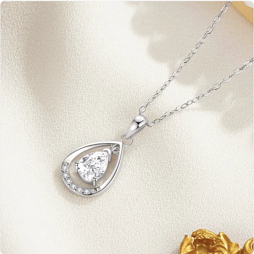 Elegant Teardrop Necklace