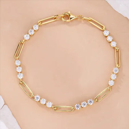 Aurelia Clip Bracelet – S925 Gold-Plated Elegance