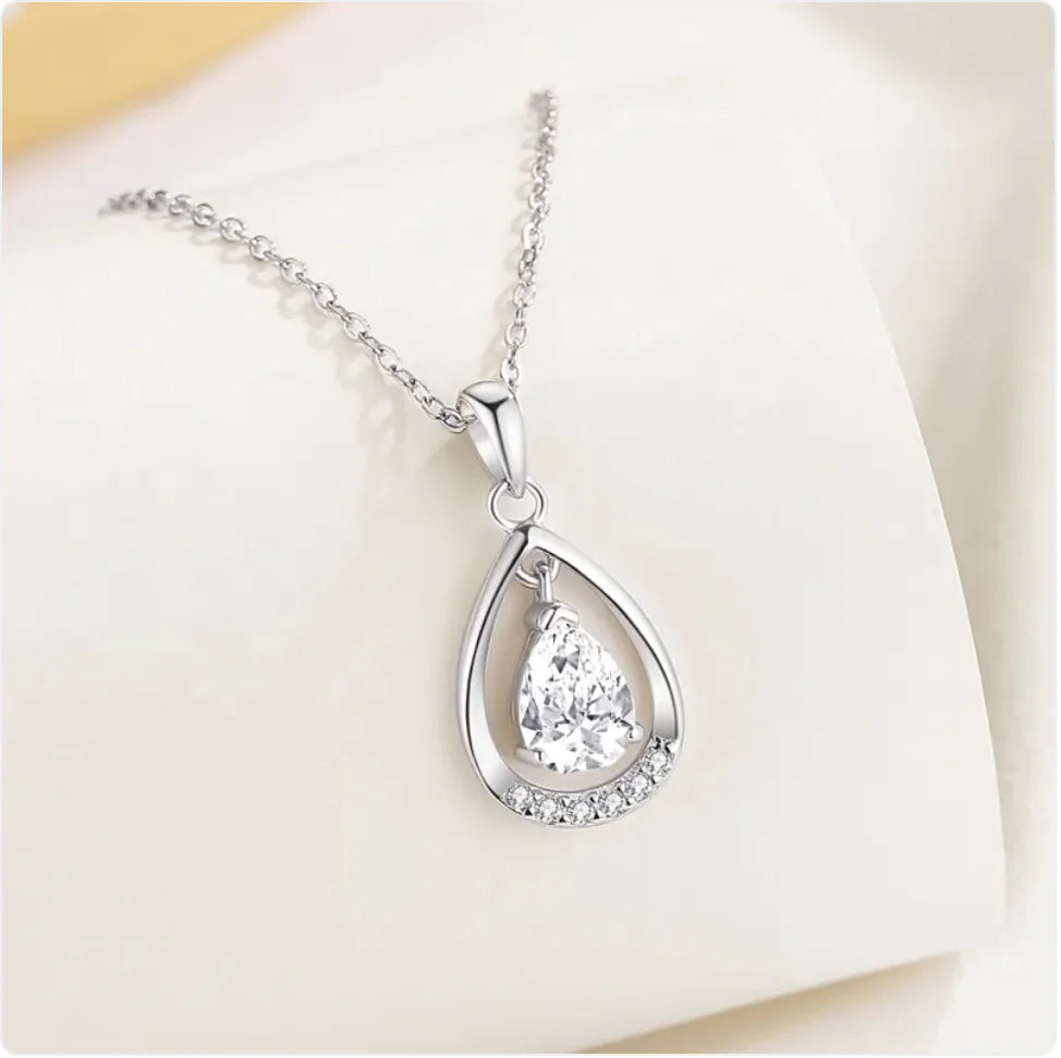 Elegant Teardrop Necklace